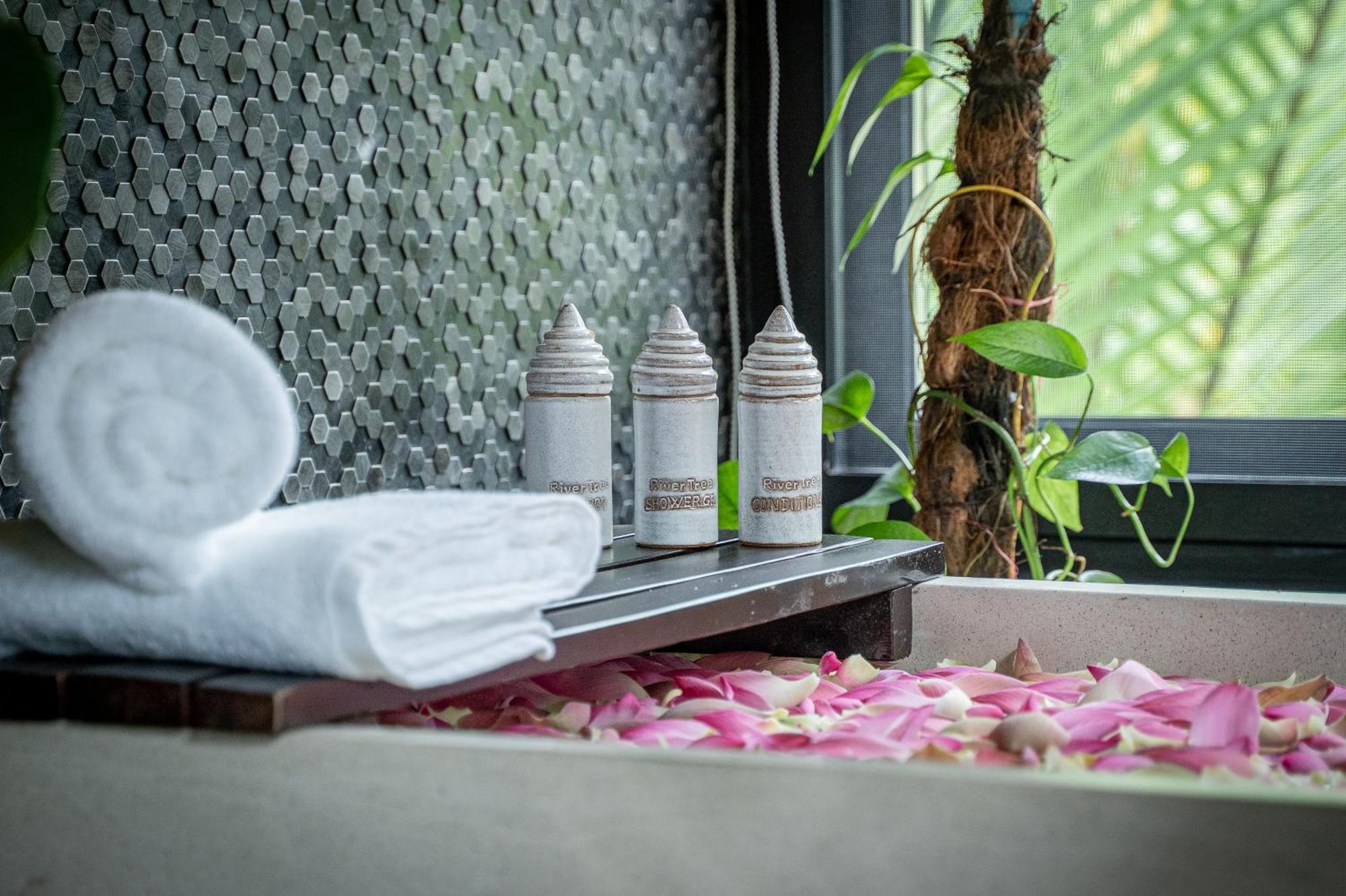 Rivertree Villa & Resort Kampot Exterior photo